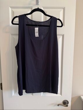 Ann Taylor Navy Scoop Neck Tank NWT